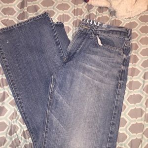 Men’s distressed jeans